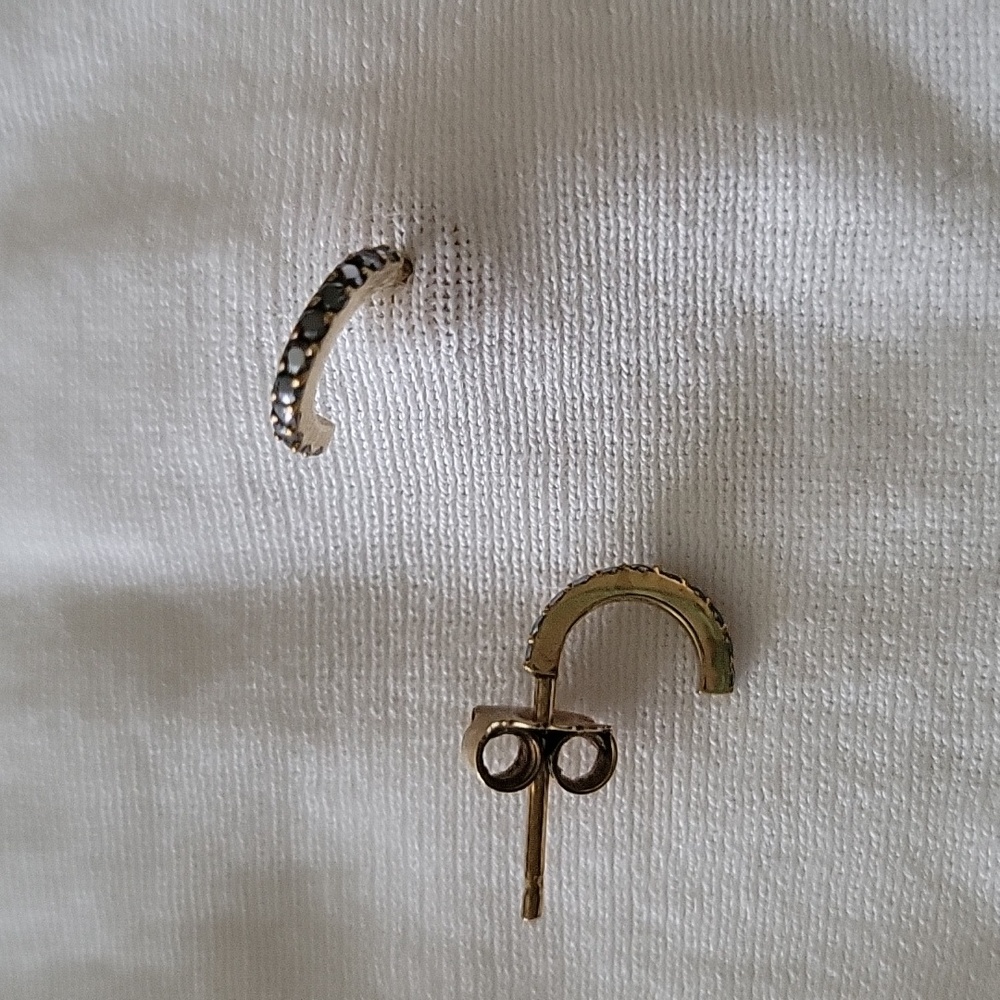 Feidt Paris, 18K sapphire earrings.